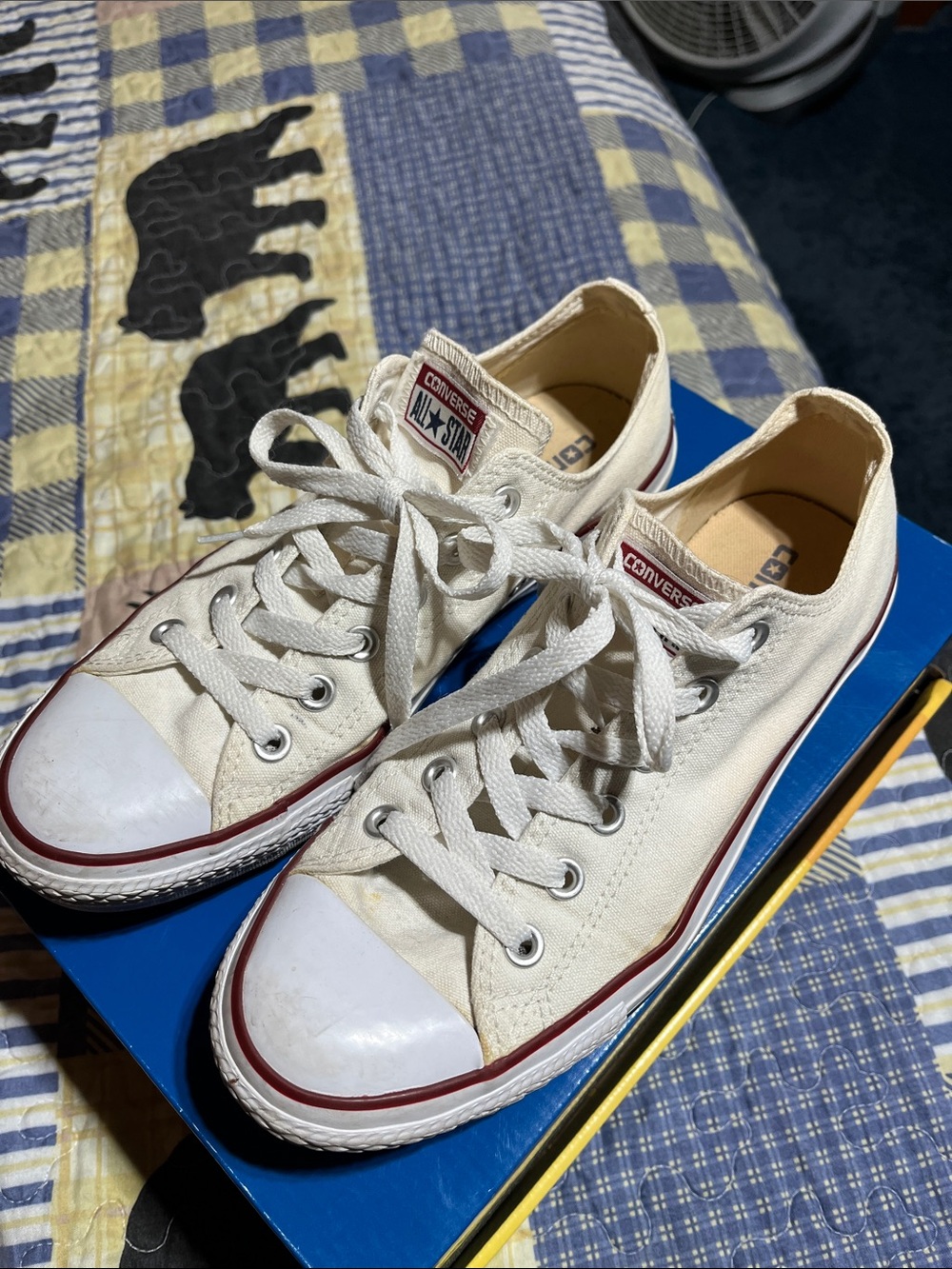 Converse Women’s/Mens White Low Top Chuck Taylor Sneakers with Red Trim